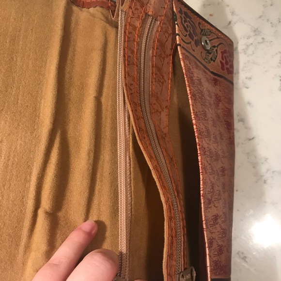 Decorative clutch with elephant pattern - Picture 5 of 7